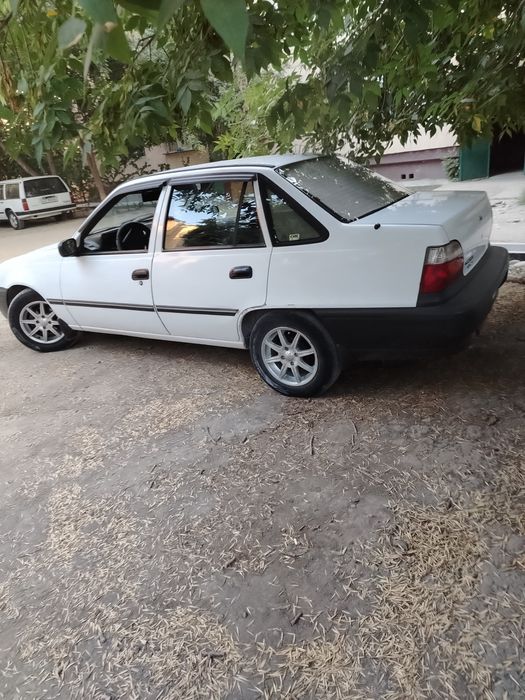 Продаю машину. Нексия  1  1998г