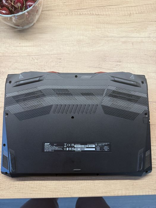 Laptop Gaming Acer Nitro 5 - AMD Ryzen 5 5600H, RTX 3050, Display 144Hz, 16 GB RAM, 512 GB SSD