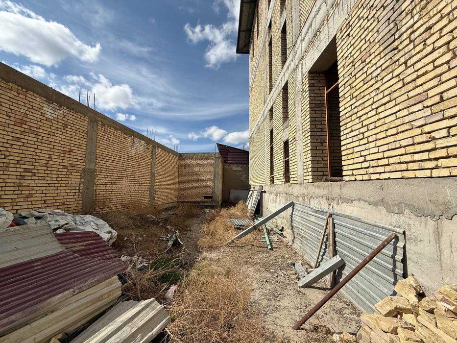 hashamatli hovli sotiladi
8 sotiq