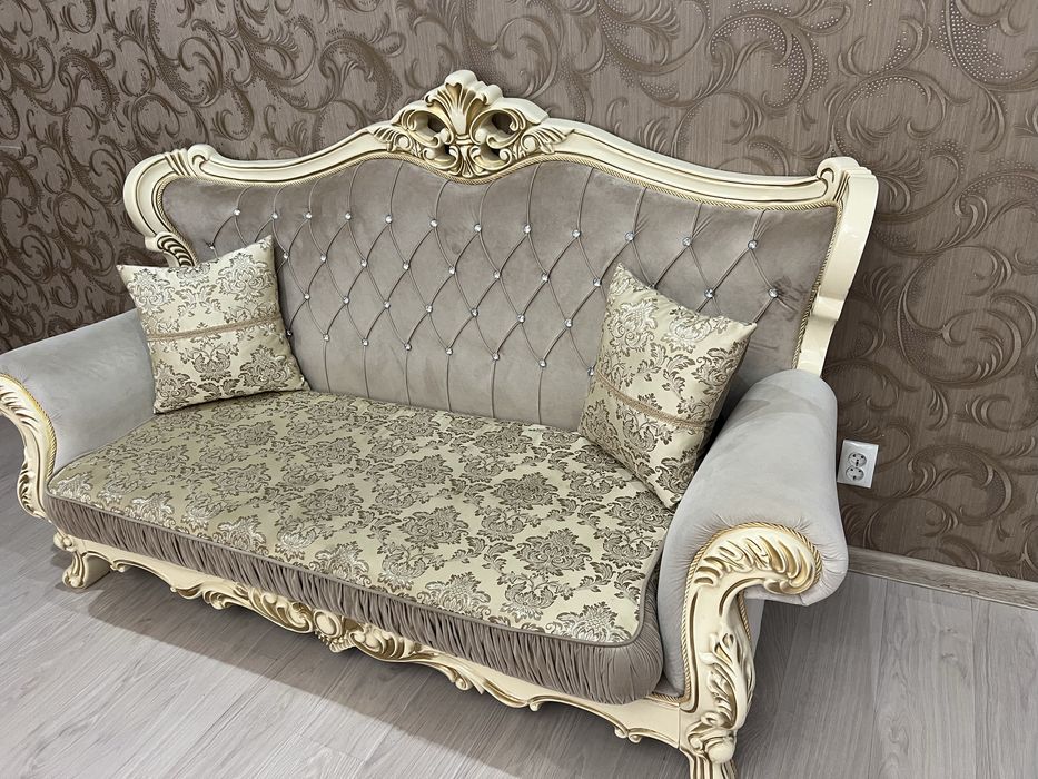 Диван с креслами