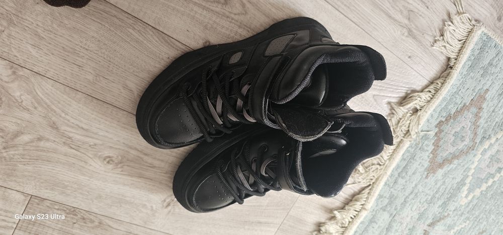 Продам ботинки на мальчика