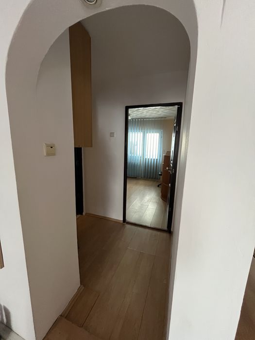 Inchiriez apartament 3 camere