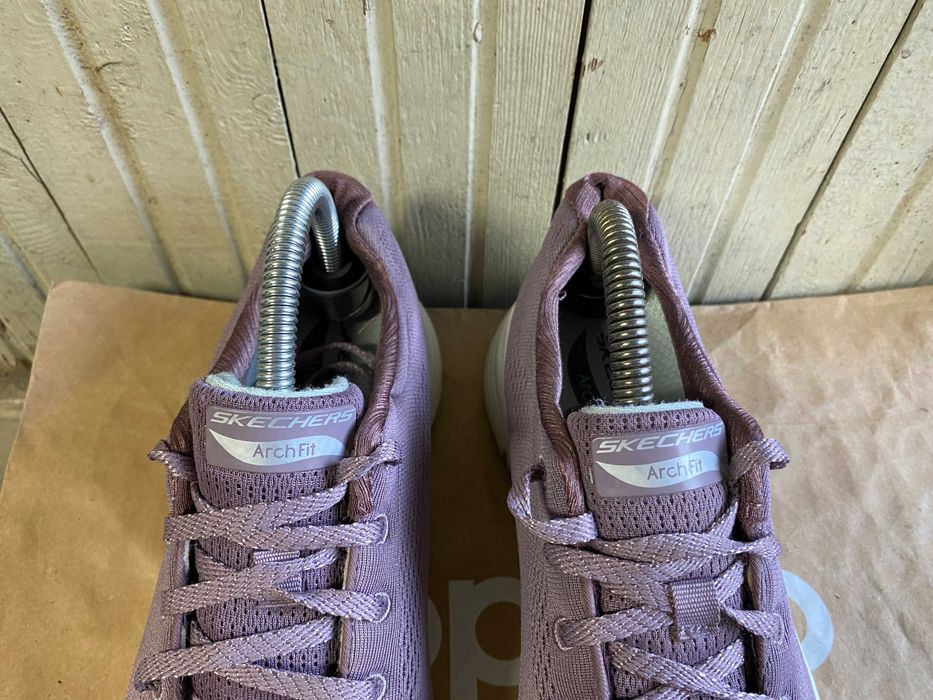 ''Skechers Arch Fit''оригинални маратонки 40 номер