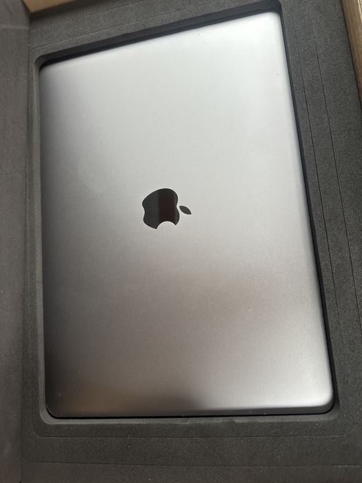 Apple Mackbook 2017-та