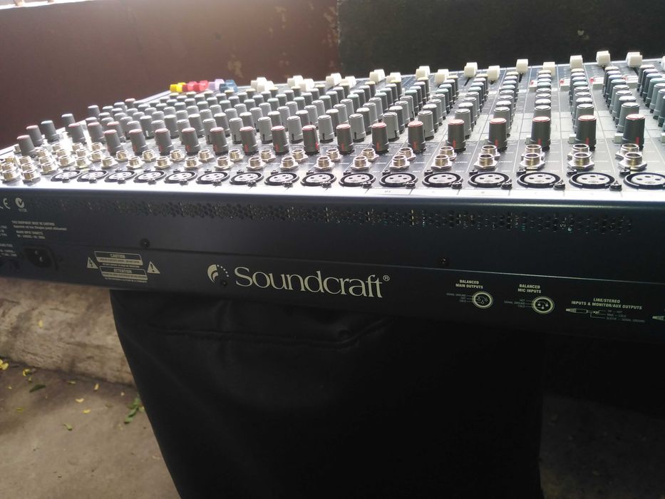 Soundcraft -MFX-20канала