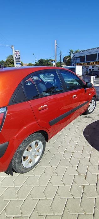 Kia Rio 1.4, benzină,2006 • În familie de nouă • ITP/RCA la zi”.