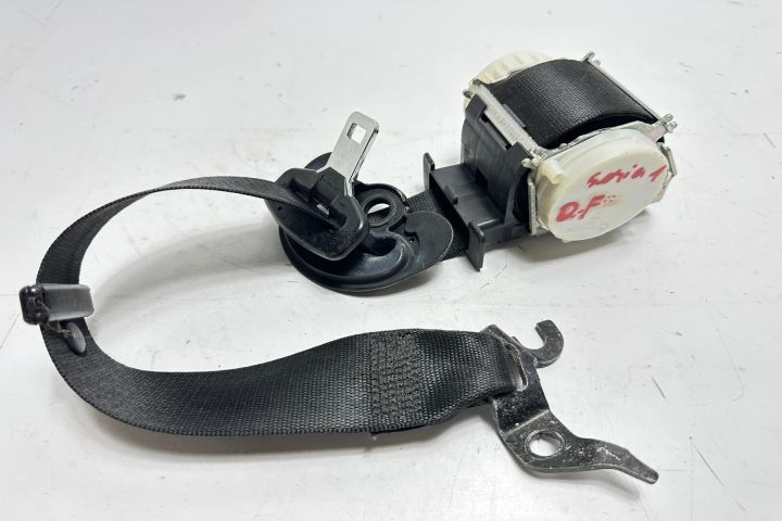 Centura siguranta fata dreapta 330598493 BMW Seria 1 E87