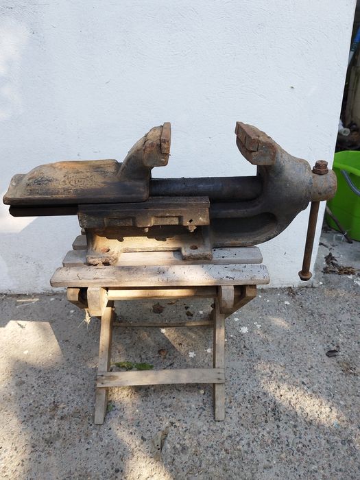 Vînd menchină de banc