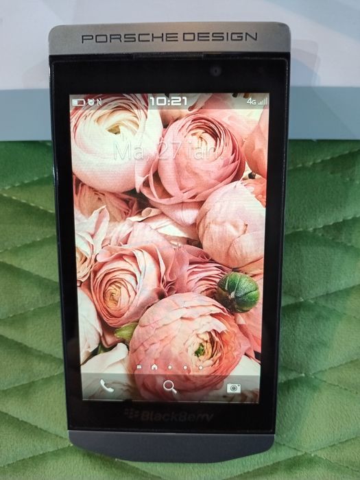 Blackberry Porsche Design P9982