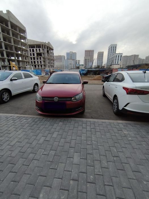 Продам Фольсваген поло 2013