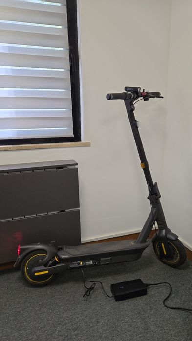 Ninebot Max G2 электросамокат