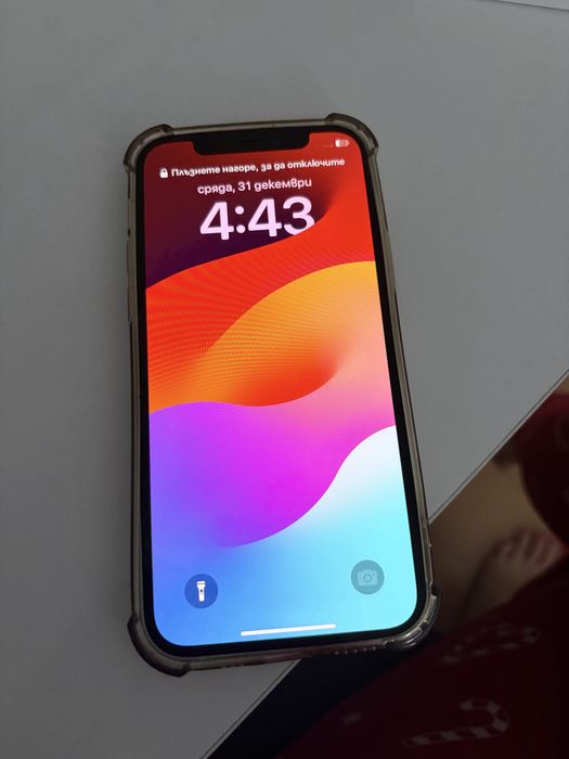 Айфон 12  64GB  без следи от употреба