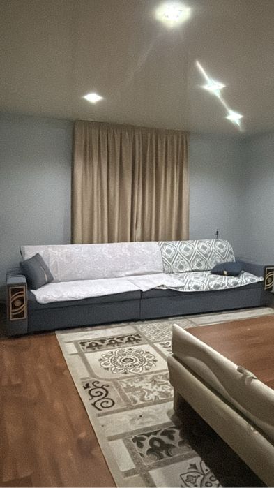 Продам шикарный диван длиной 3,5 метра.