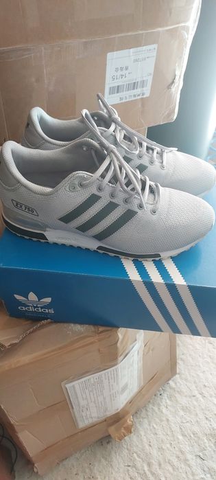 Vând incaltaminte barbati Adidas