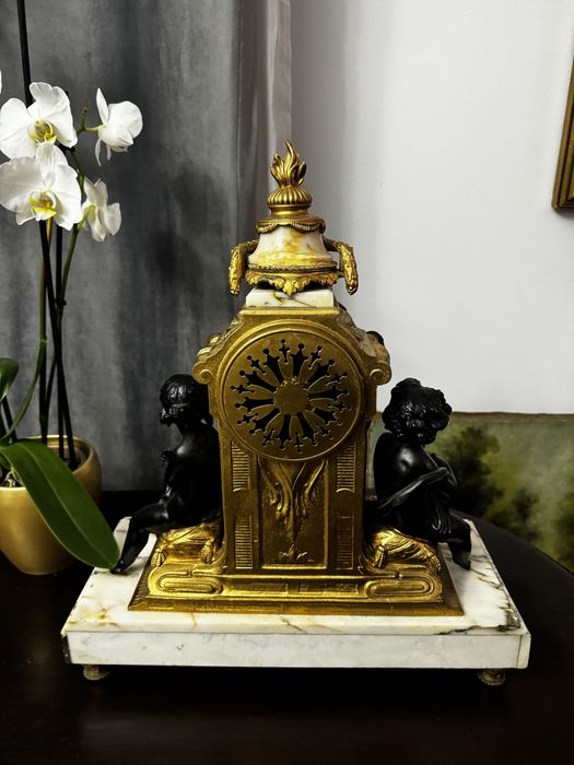 Ceas din marmura mecanic