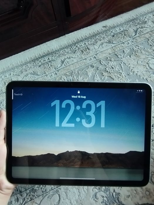 iPad 11 A16 128GB Wi-Fi — отличное состояние, батарея 88%