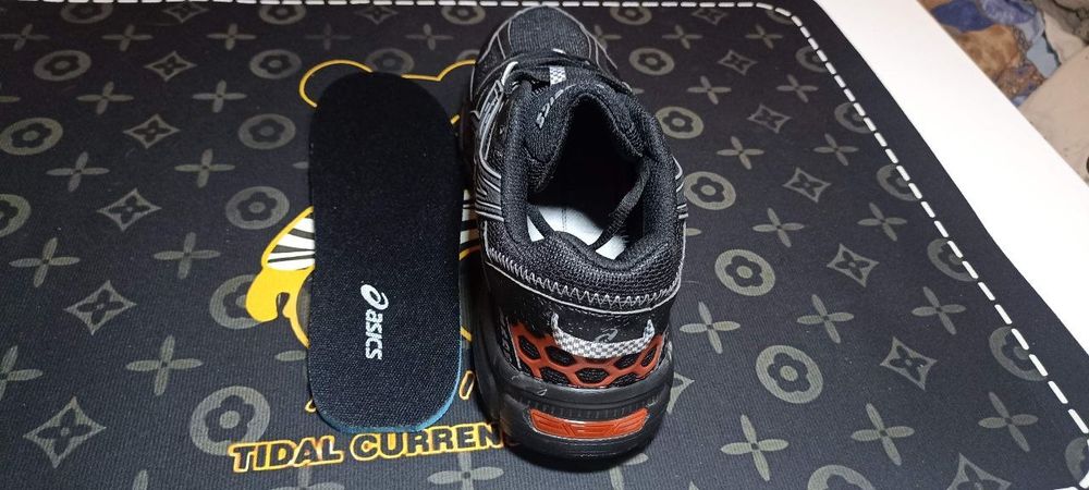 Черные кроссовки ASICS 43 размер/ новые