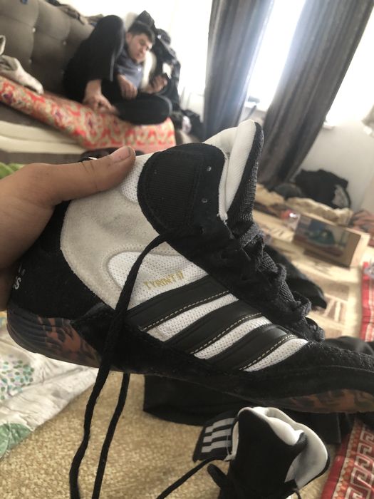 борцовки adidas tyrint