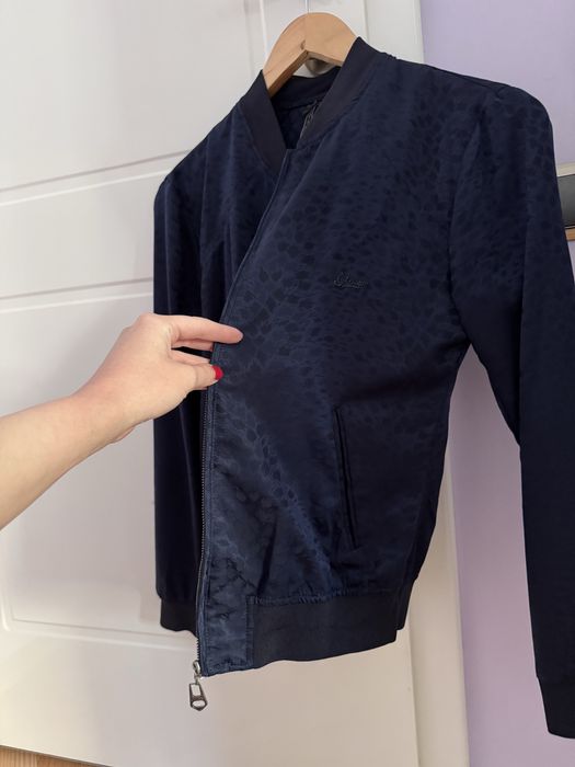 Тънко яке Guess