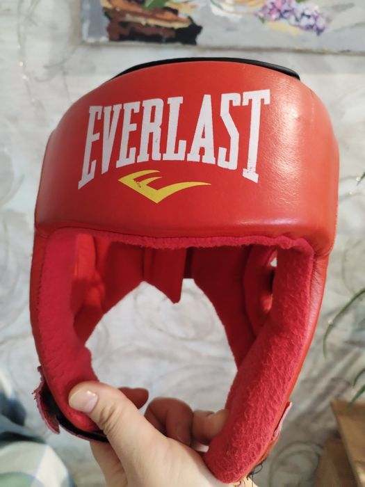 Продам шлем, перчатки, черепашки для бокса