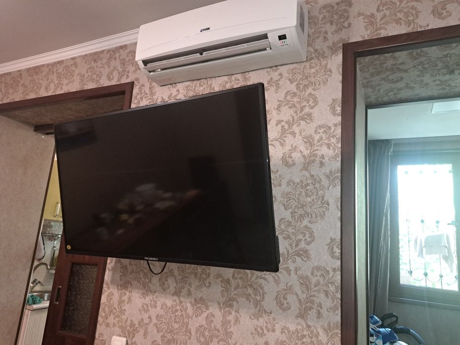 Продам телевизор Россо 43 диагональ