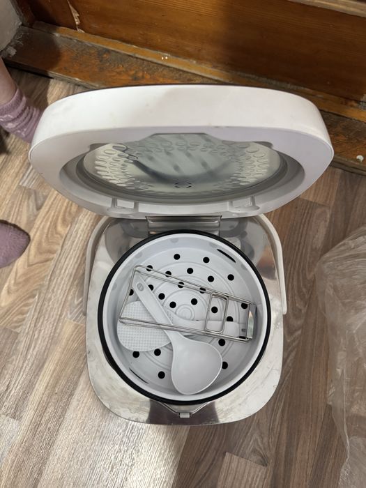 Мультиварка новая