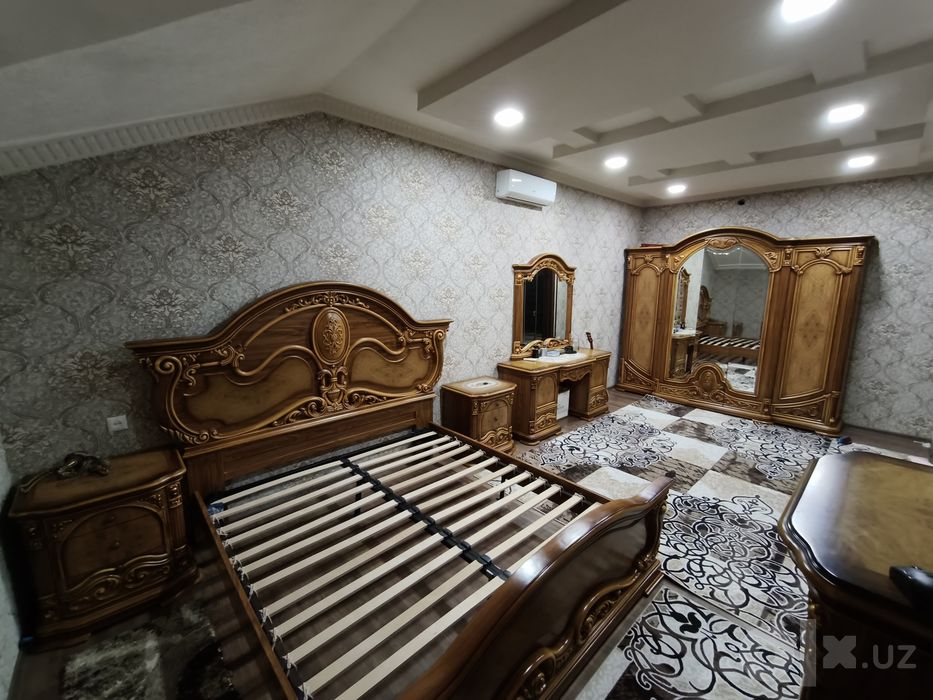 Роскошный китайский спальный гарнитур (полный комплект, 6 предметов)