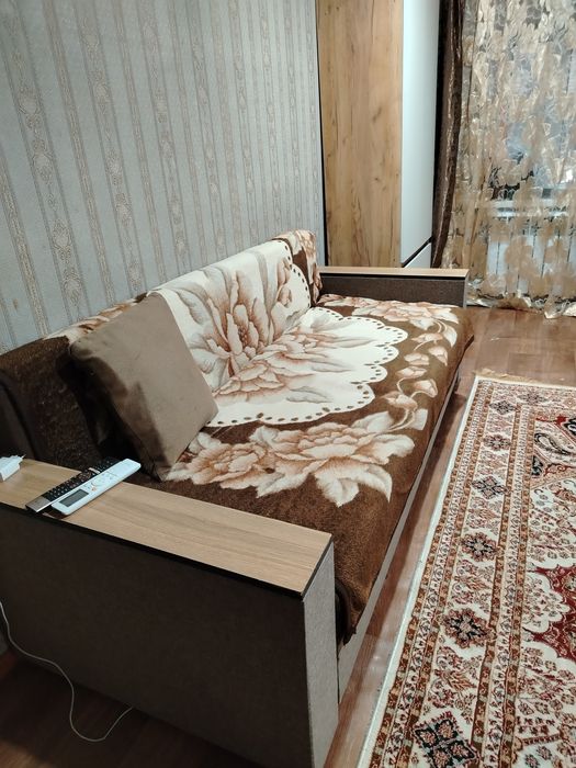Продам диван почти новый