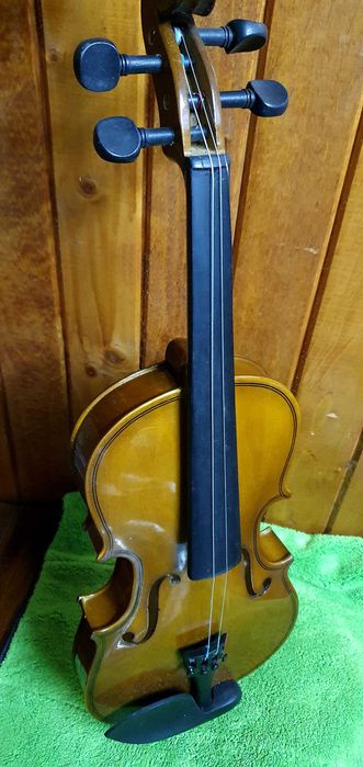 Инструмент подходящ за начинаещи или декорация или играчка