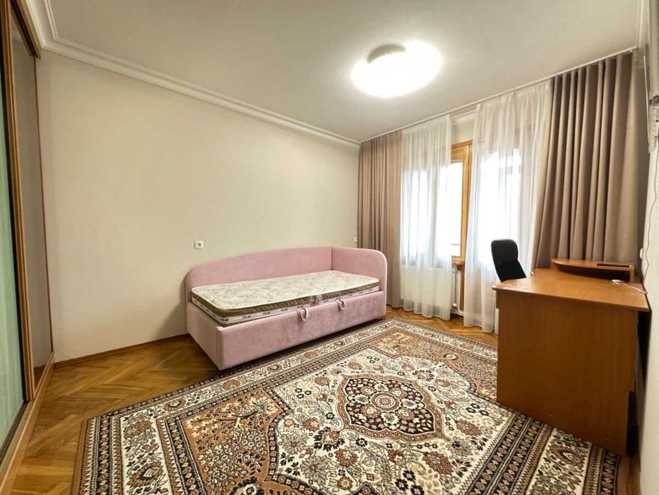 Дава се под наем Двустаен апартамент в София, Света Троица - 59 кв.м за 375 € - Снимка #2