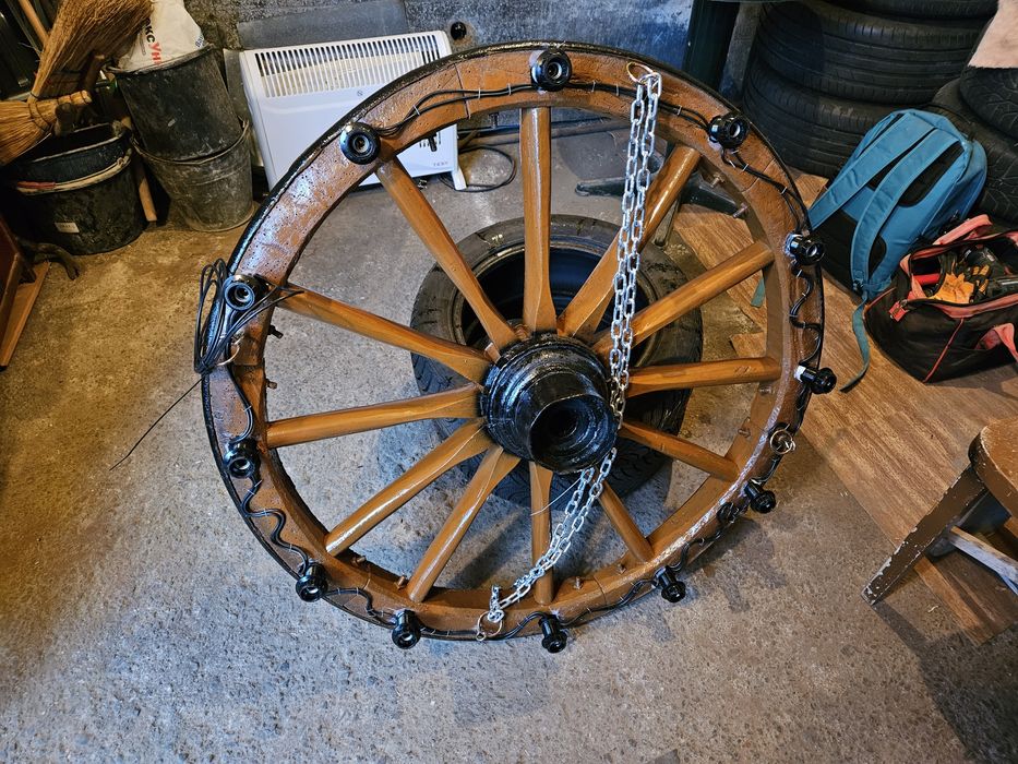 Каруцарско колело полилей 12бр лампи