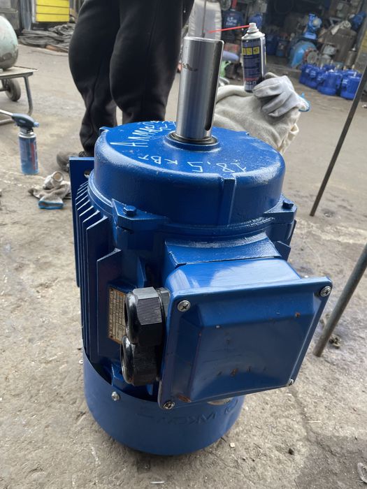 Электродвигатель насос редуктор вытяжка улитка элдвигатель вентилятор