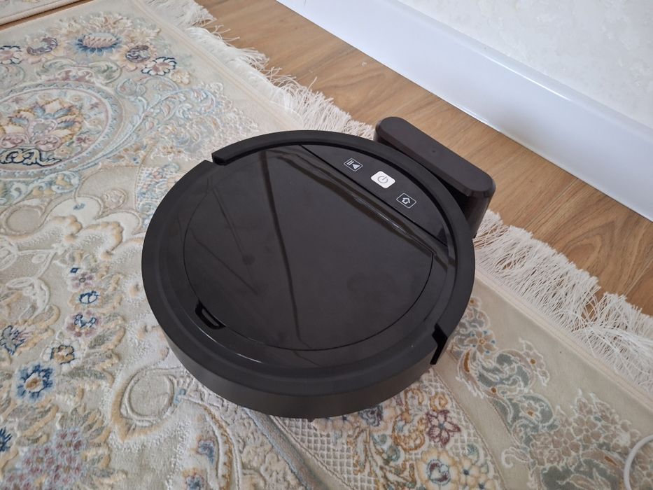 Продаётся новый домашний робот пылесос