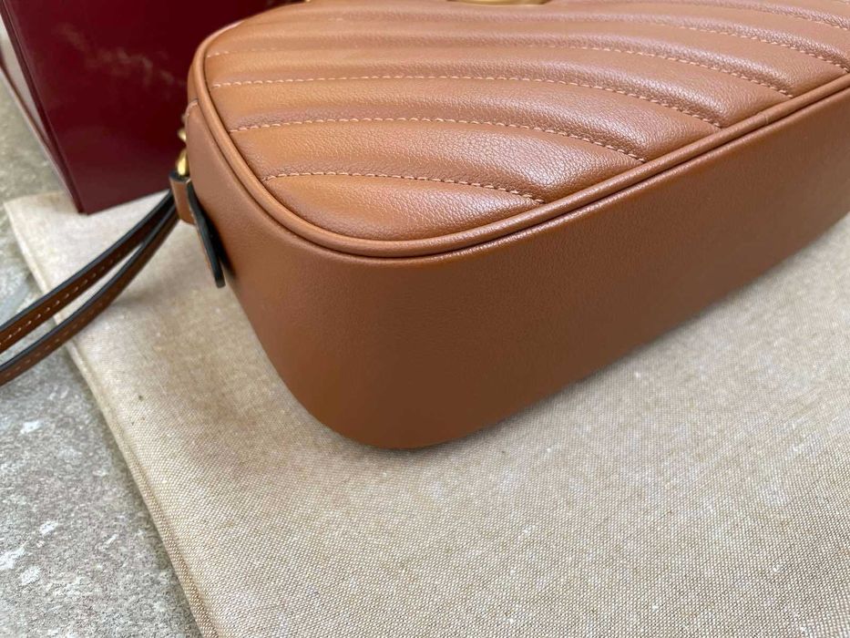 Gucci Чанта Marmont Малка Гучи Кафява кожa Златно GG Лого Оригинална