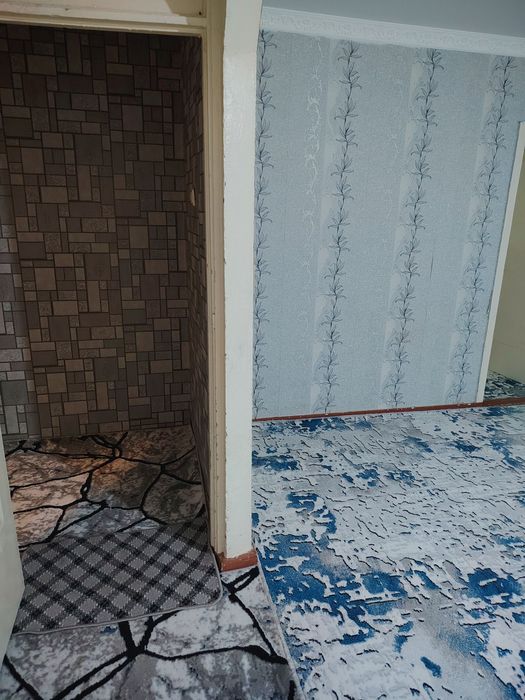 Продаётся 2 ком квартира на 2-этаже. Доканал Сквозная квартира.