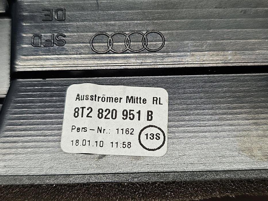 Grila aerisire centrala AUDI A5 Cabriolet (8F7) [Fabr 2009-2015] 8T282