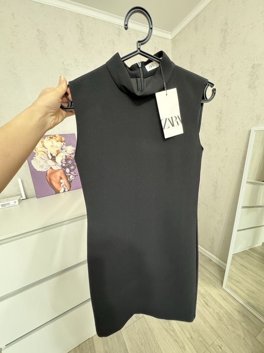 Черное платье мини Zara. Размер XS