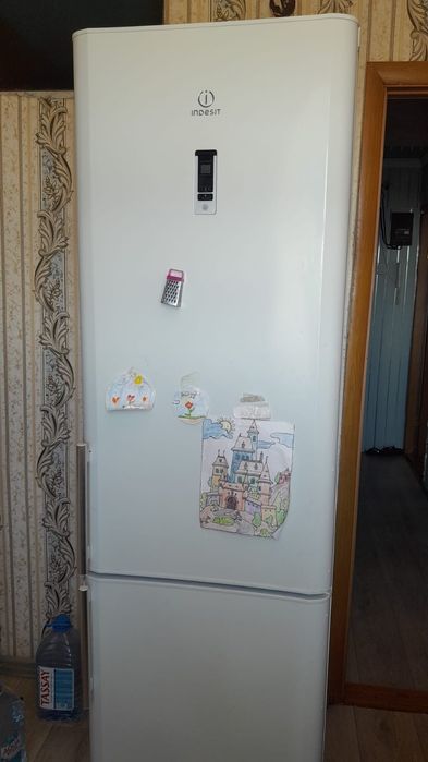 Холодильник сатылады