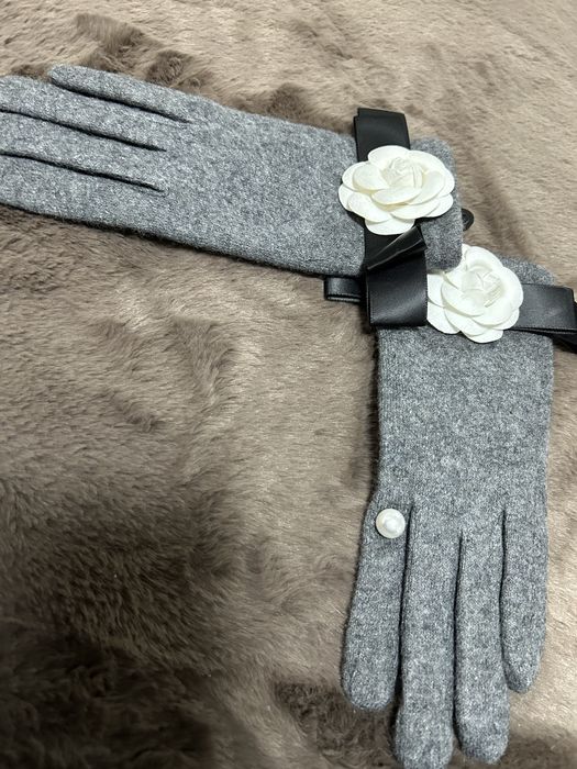 Manusi cu accesoriu, gri, noi