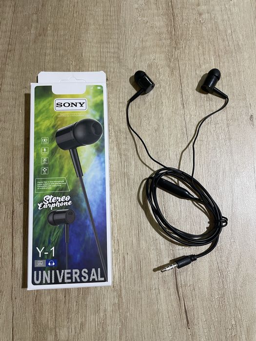 Наушники проводные, новые.