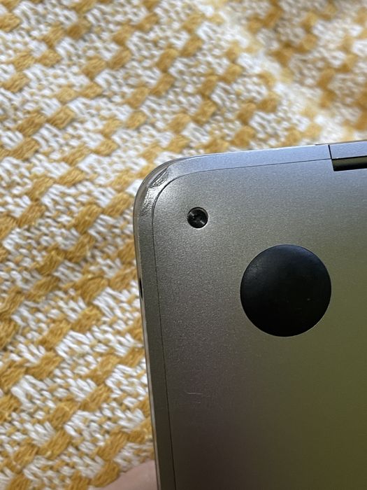 MacBook Air M1 (2020) – 8GB RAM / 256GB SSD