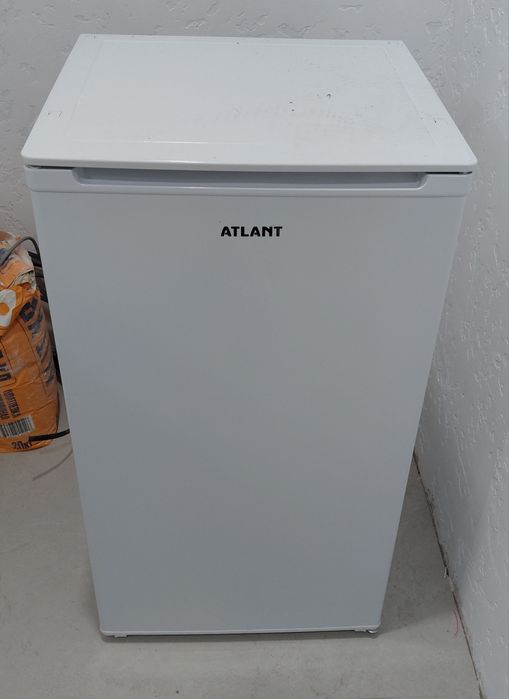 Продам холодильник офисный