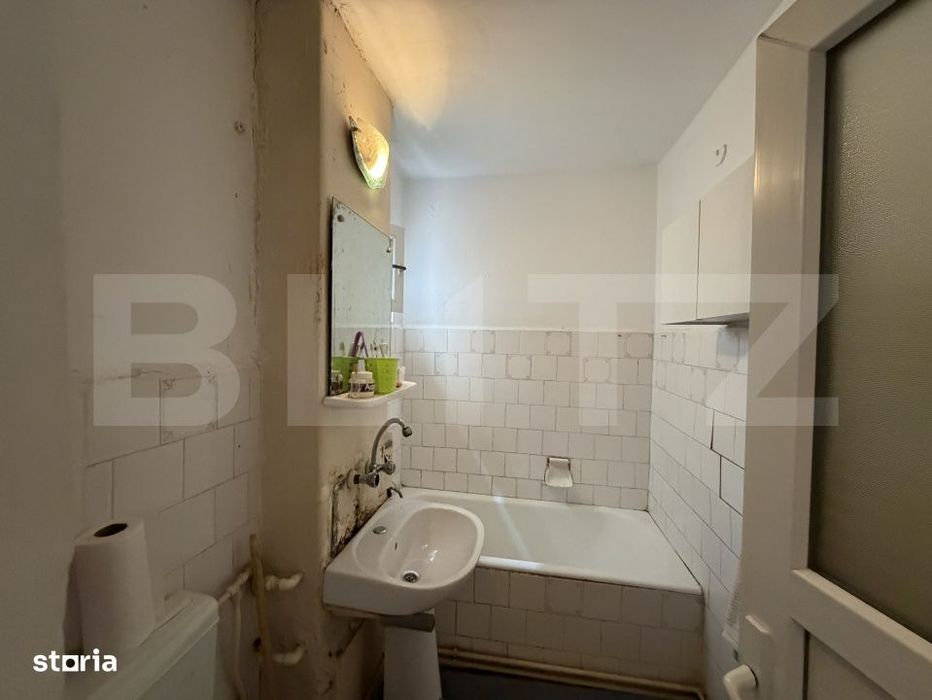 Apartament 3 camere, etaj 2, zona Plopilor