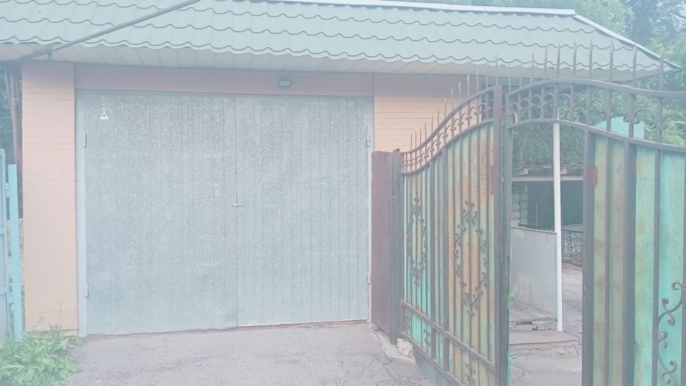 Продам дом с летней кухней, гараж, хоз. постройки