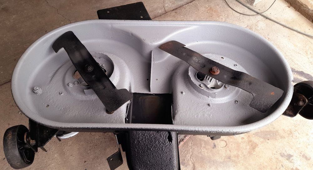 Tractoras tuns iarba Profesional MTD GREY LINE 6TREPTE 12,5HP 92CM