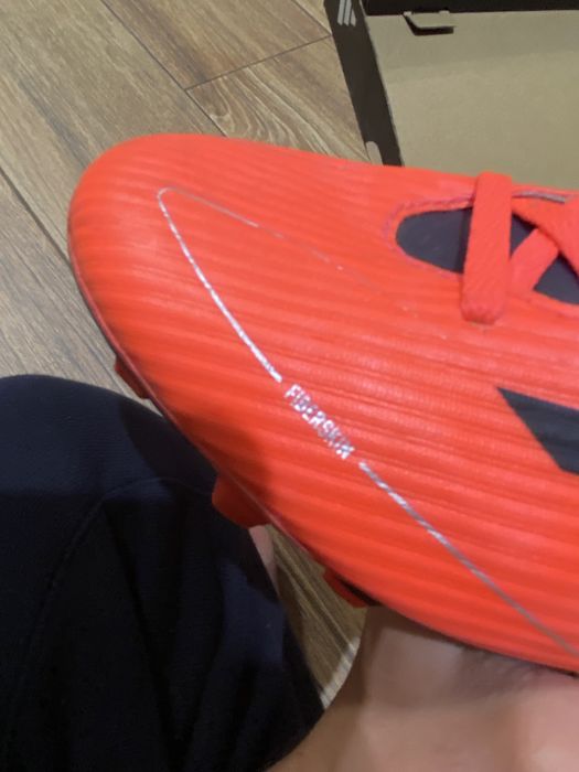 Crampoane noi Adidas