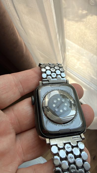Продавам Apple Watch 7