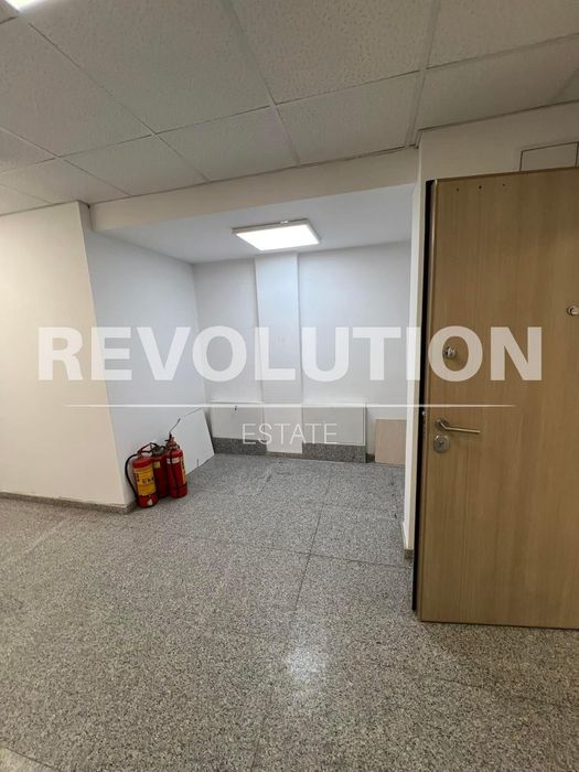 Дава се под наем Офис в Варна, Трошево - 270 кв.м за 1994.61 € - Снимка #3