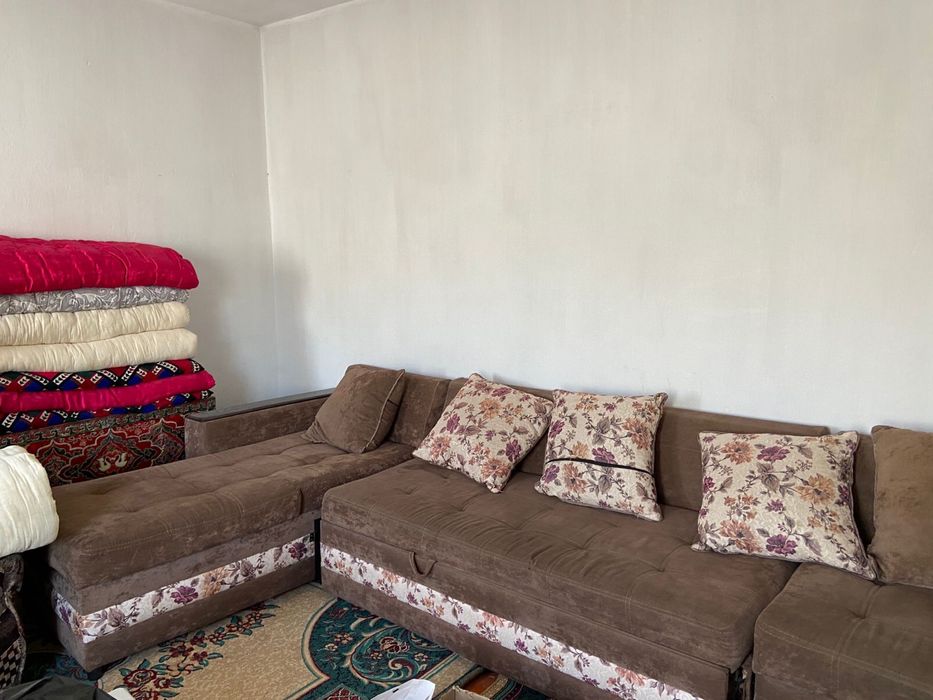 Диван , почти неиспользованный