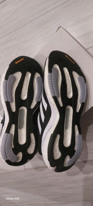 Продам кроссовки Адидас solarglide 5